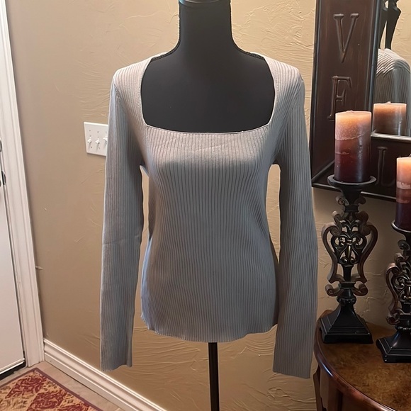🛍️Long Sleeve Gray Sweater with Square Neck Size M - Picture 1 of 3